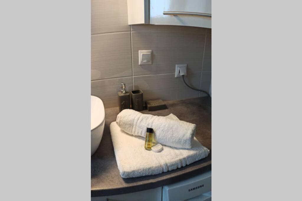 Modern Central Αpt 500M From The Beach. Chania  Exterior photo